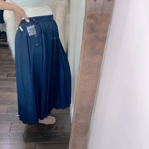 Vintage blue pleated maxi skirt new with tags size 16 - Picture 2 of 5